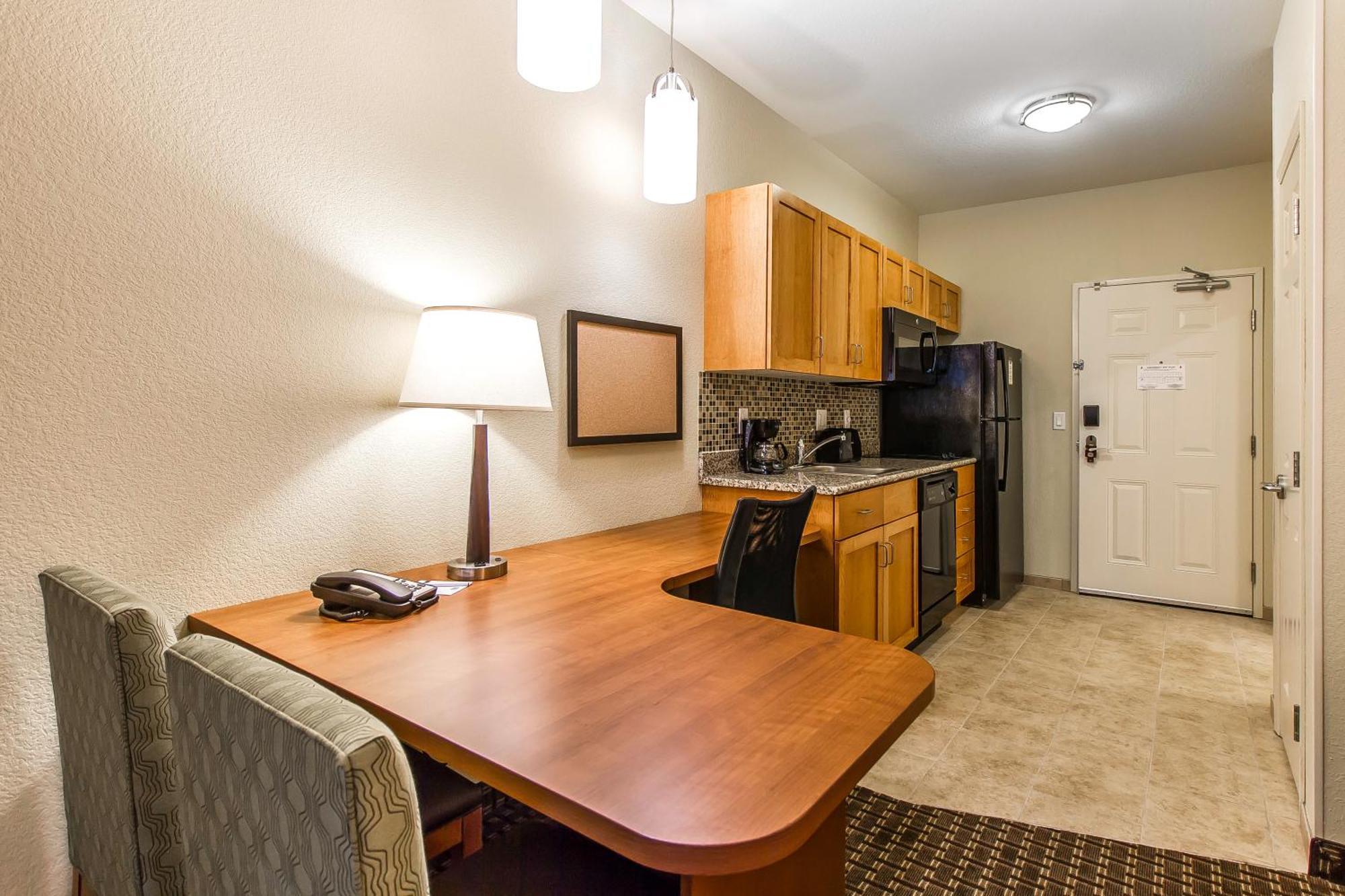 Mainstay Suites Stanley Стая снимка