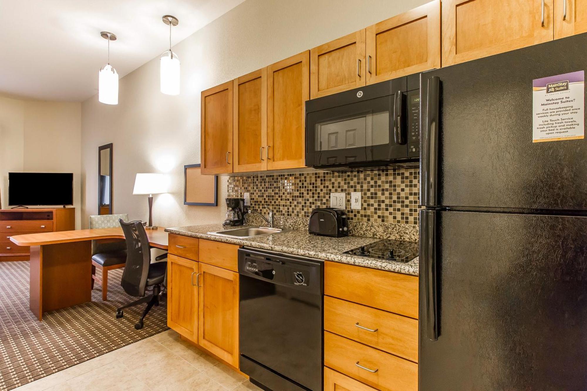 Mainstay Suites Stanley Стая снимка