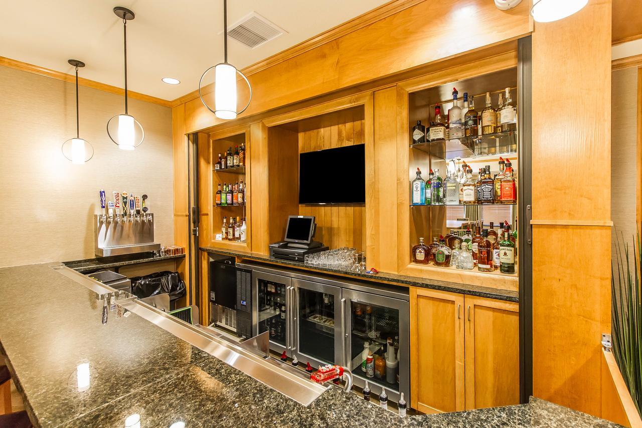 Mainstay Suites Stanley Екстериор снимка