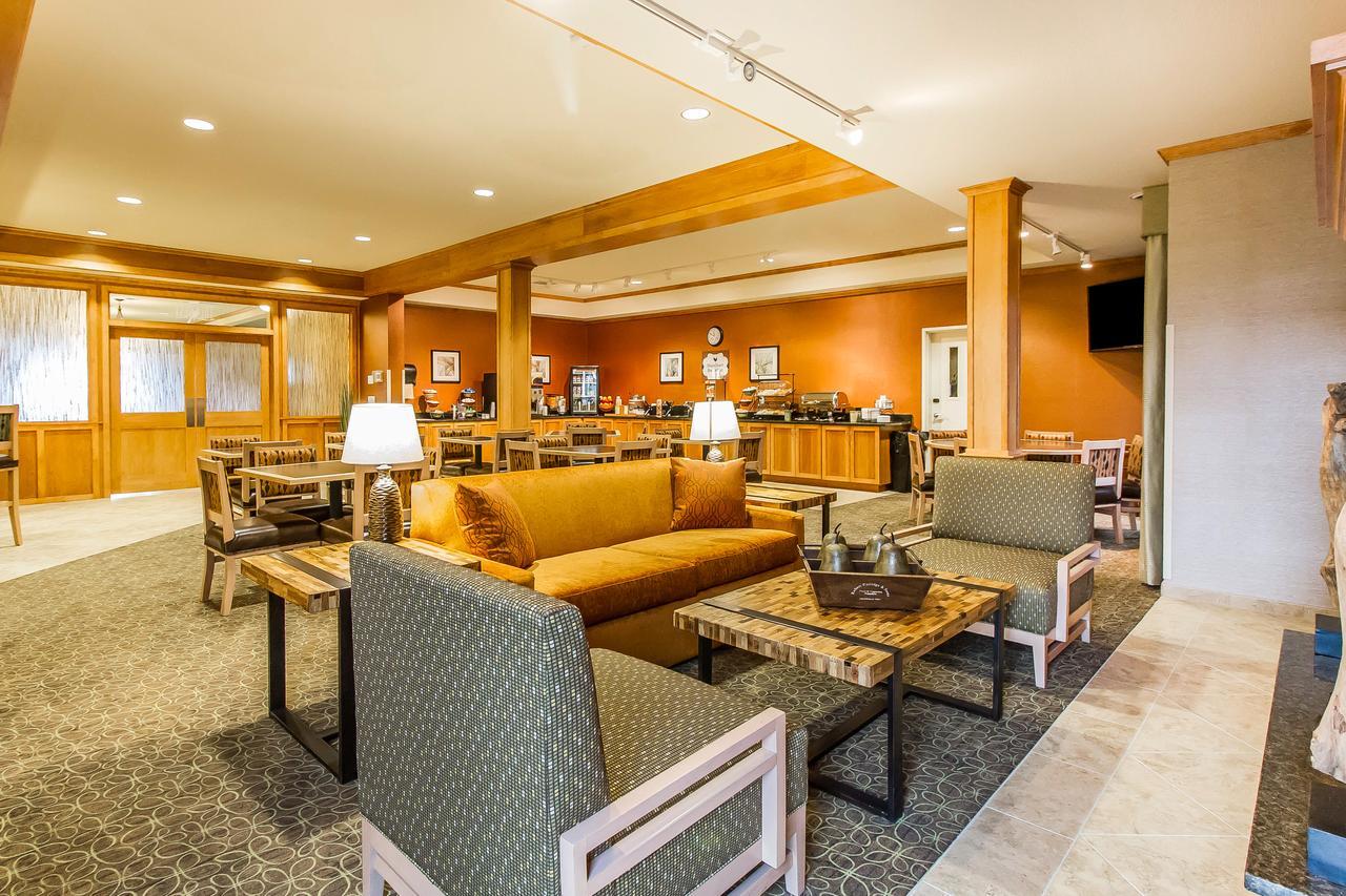 Mainstay Suites Stanley Екстериор снимка