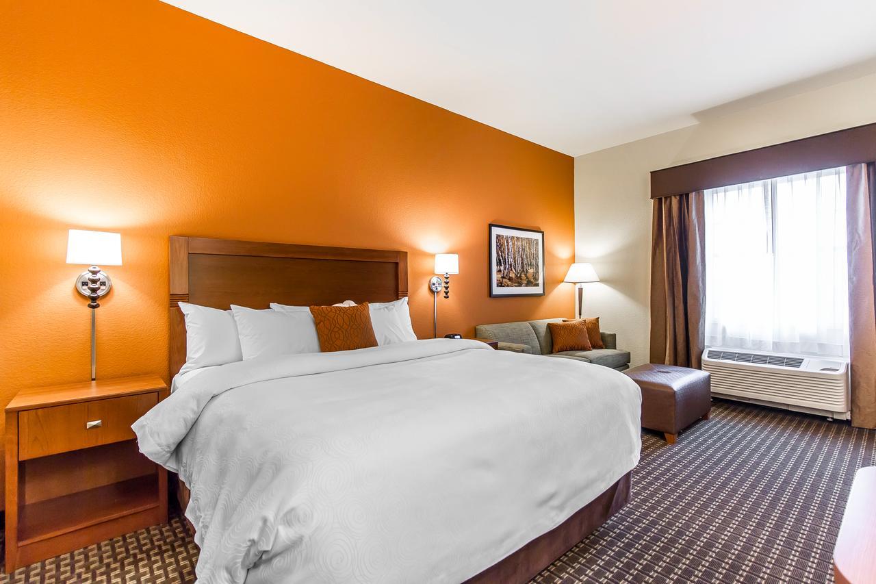 Mainstay Suites Stanley Екстериор снимка