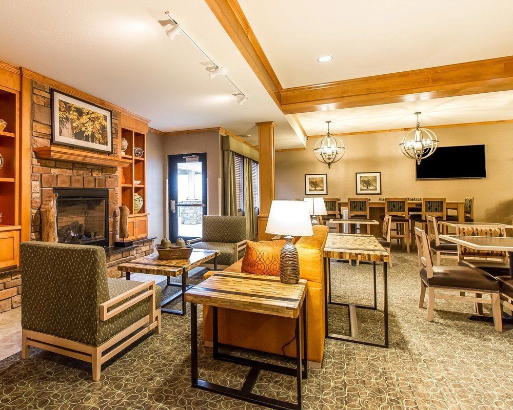 Mainstay Suites Stanley Екстериор снимка