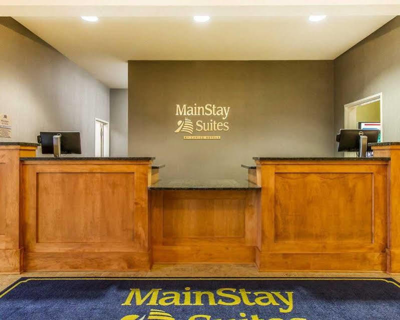 Mainstay Suites Stanley Екстериор снимка