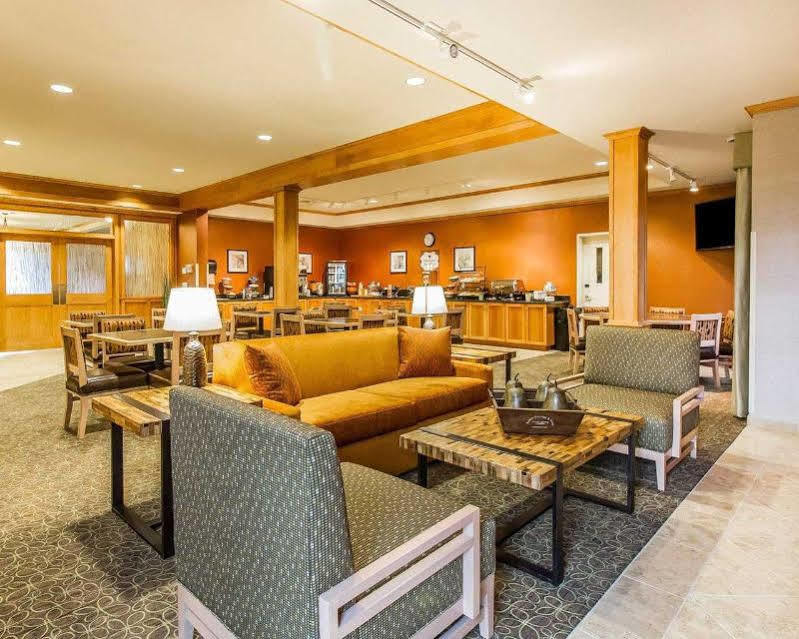 Mainstay Suites Stanley Екстериор снимка