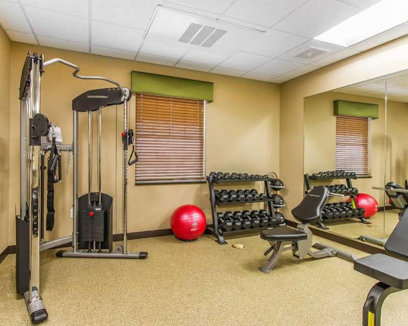 Mainstay Suites Stanley Екстериор снимка