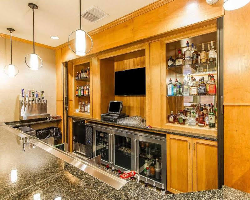 Mainstay Suites Stanley Екстериор снимка
